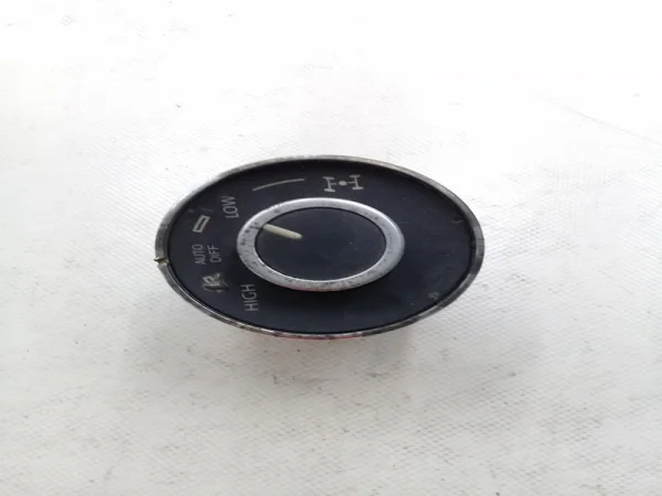 7L6927135C | VW Touareg Süspansiyon Mod Düğmesi VAG