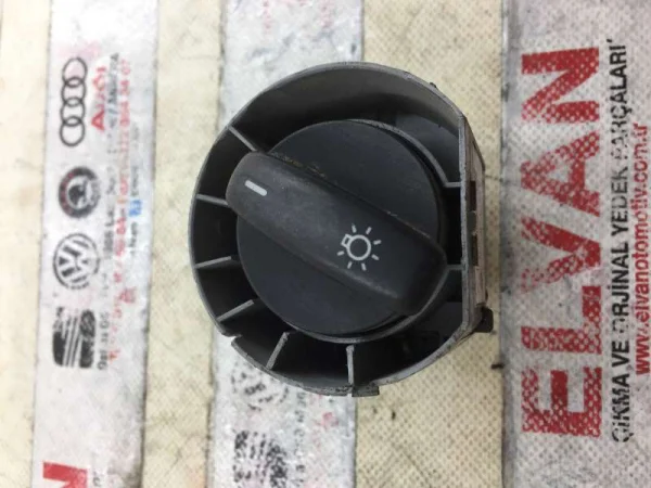 1Z0941431F | Skoda Octavia Sisli Far Düğmesi VAG