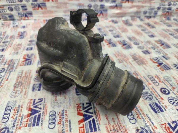 04E129656R | Turbo Hava Borusu | VW Golf, Jetta, Polo - Audi A3, Q3 - Skoda Fabia VAG