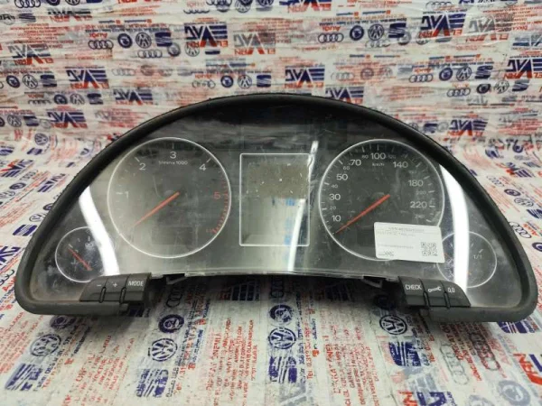 8E0920930GX | Audi A4 Gösterge Paneli VAG