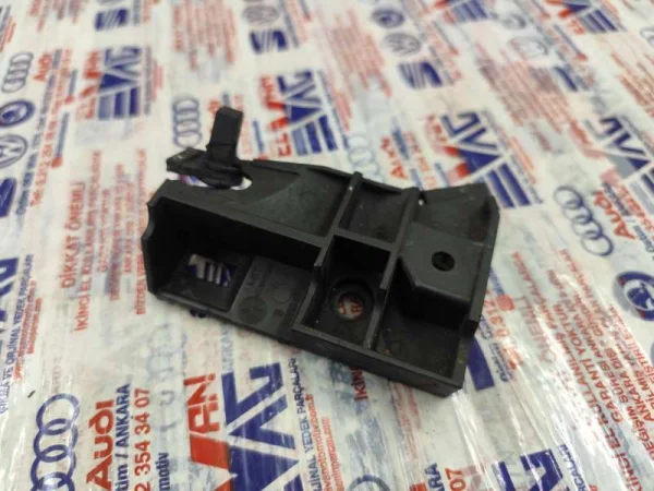 1K1823633 | Kaput Açma Kolu Alt Plastiği | VW Bora, Eos, Golf, Jetta, Passat VAG