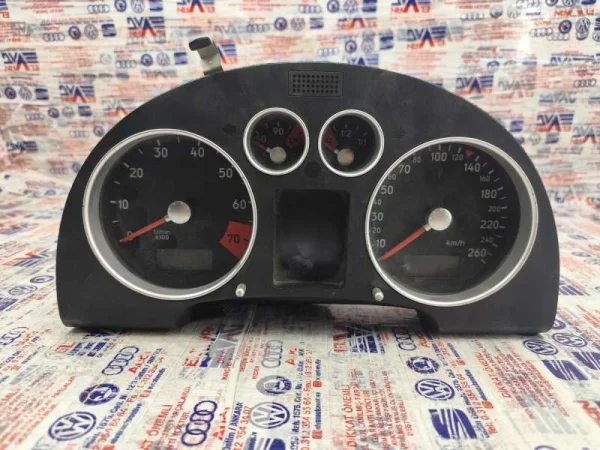 8N1920930Q | Audi TT Gösterge Paneli VAG