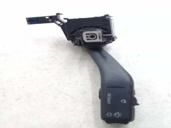 8E0953503C | Audi A4 Yol Bilgisayarlı Sinyal Kolu VAG