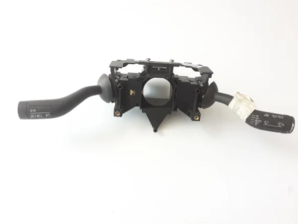 8P0953519 | Audi A3 Silecek Kolu VAG