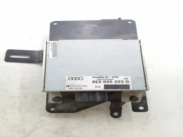8E5035223D | Audi A4 Ses Sistemi Amfisi VAG