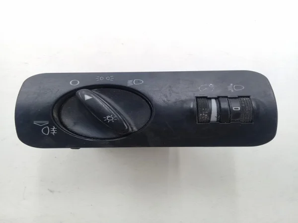 1M2941531K | Seat Leon Far Düğmesi VAG