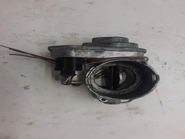 038128063M | Gaz Kelebeği | VW Golf, Touran - Audi A3 - Skoda Octavia, Superb VAG