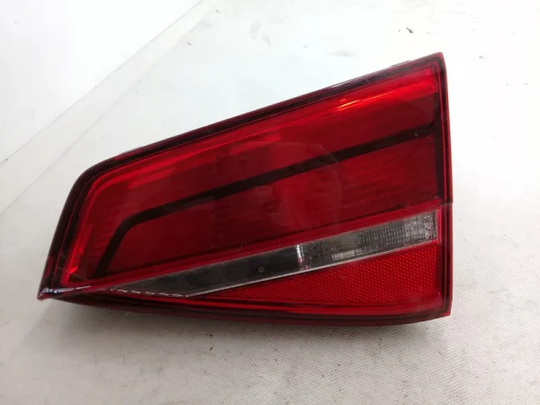 5C6945094 | VW Jetta Sağ İç Stop Lambası VAG