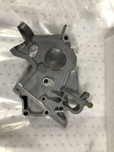 04B130379A | Yakıt Pompası Braketi | VW Polo - Audi A1 - Seat Ibiza, Toledo VAG
