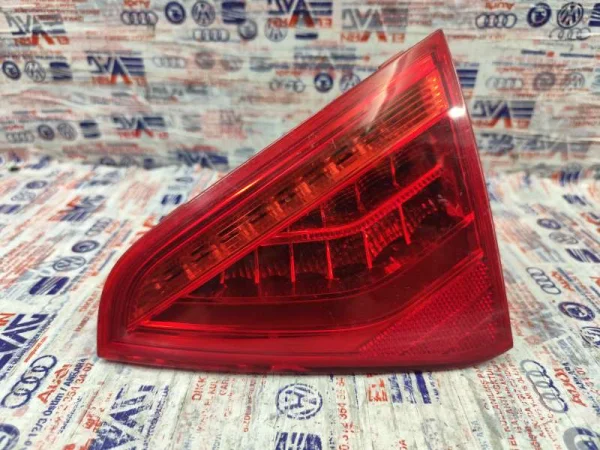 8T0945094C | Audi A5 Sağ İç Stop Lambası VAG