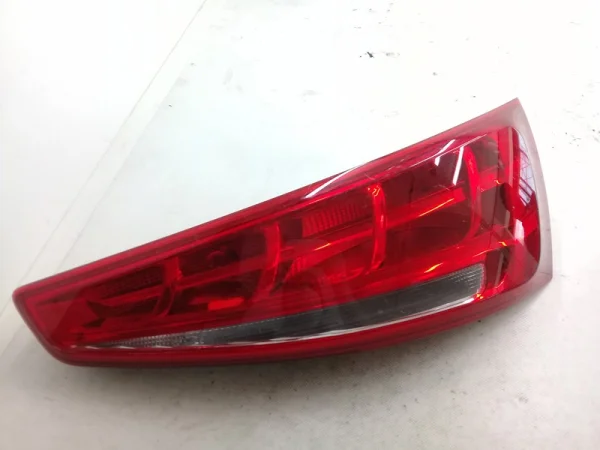8U0945094 | Audi Q3 Arka Sağ Stop Lambası VAG