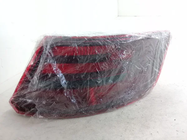 8V4945096 | Audi A3 Sağ Dış Stop Lambası VAG