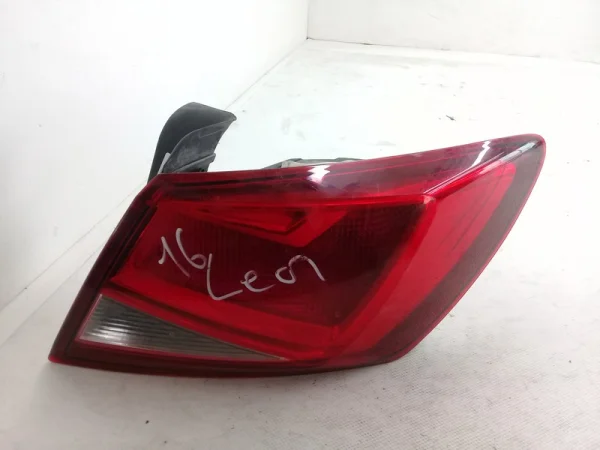 5F0945096D | Seat Leon Arka Sağ Dış Stop Lambası VAG