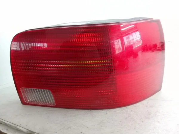 3B5945112H | VW Passat Sağ Stop Lambası VAG