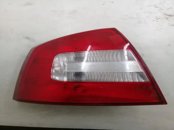 1Z5945111B | Skoda Octavia Sol Arka Stop Lambası VAG
