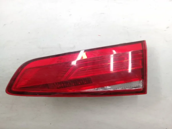8H0945096A | Audi A4 Sağ Arka Stop Lambası VAG