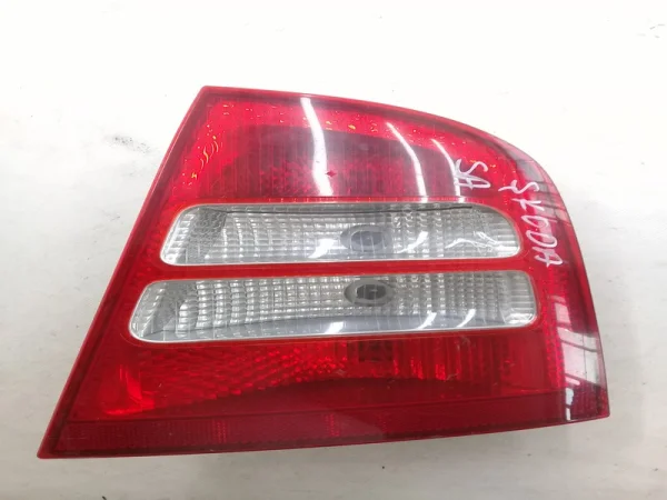 1U6945112A | Skoda Octavia Sağ Stop Lambası VAG