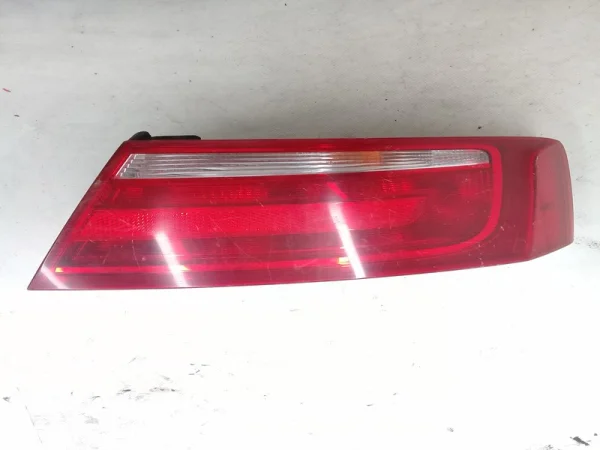 8T0945096F | Audi A5 Arka Sağ Dış Stop Lambası VAG