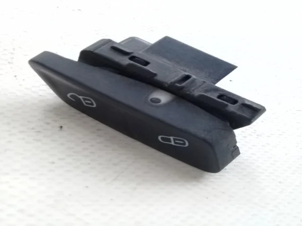 5G0962125A | Merkezi Kilit Düğmesi | VW E-Golf, Golf VAG