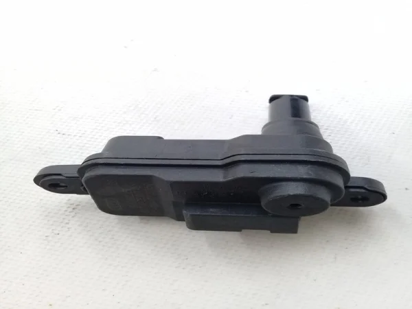 8V0862159 | Depo Kapak Kilit Motoru | VW Tiguan - Seat Ateca - Cupra Ateca VAG