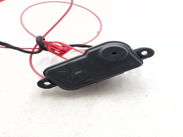 4L0862153C | Depo Kapağı Kilidi | Audi A1, A6, A7, Q3, Q7 VAG