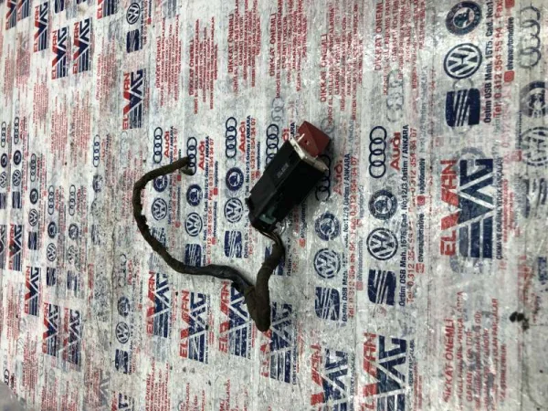 3C0953509 | VW Passat Dörtlü Sinyal Düğmesi VAG