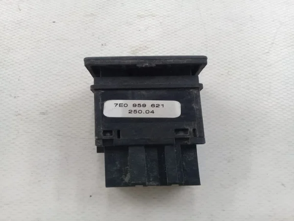 7E0959621 | VW Transporter Arka Cam Rezistans Düğmesi VAG