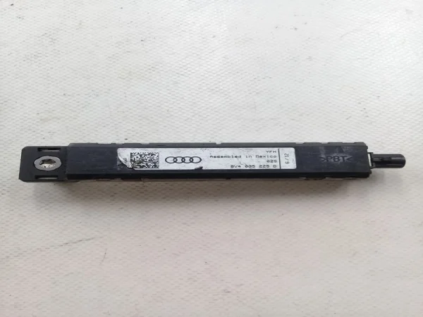 8V4035225D | Anten Amplifikatörü | Audi A3, RS 3 VAG
