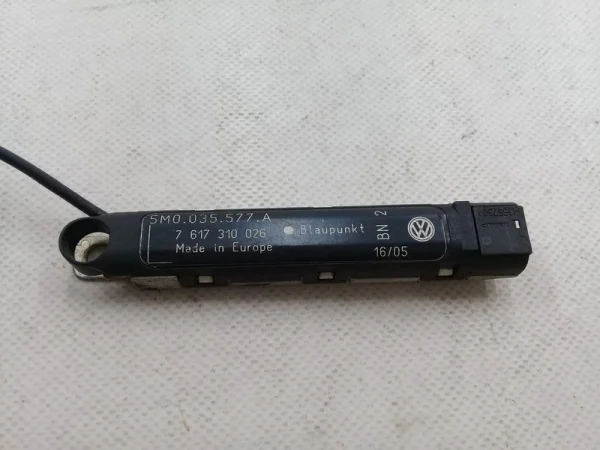 5M0035577A | VW Golf Anten Amplifikatörü VAG