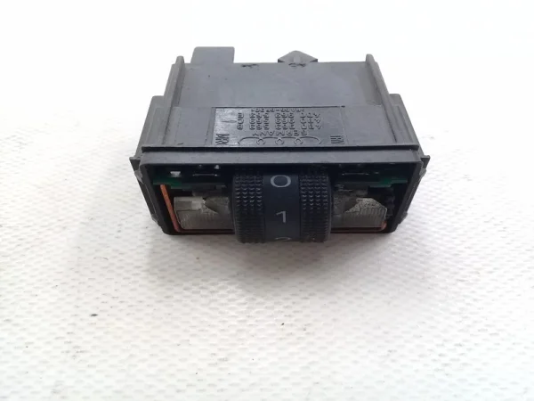 4B0963563C | Isıtmalı Koltuk Düğmesi | Audi A3, A4, A6, S3 VAG