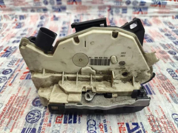 5N0839016J | Sağ Arka Kapı Kilidi | VW Amarok, CC, Tiguan - Skoda Fabia VAG