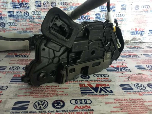 5TB837015 | Sol Ön Kapı Kilidi | VW Caddy, Tiguan, Touran - Seat Ateca - Skoda Octavia VAG