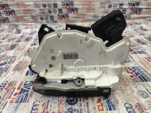 5K4839015Q | Sol Arka Kapı Kilidi | VW E-Golf, Golf, Jetta - Seat Leon - Skoda Yeti VAG