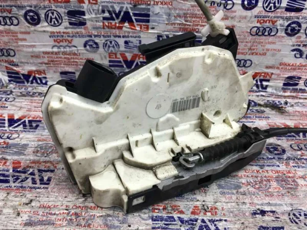 5N1837016D | Ön Sağ Kapı Kilidi | VW Amarok, CC, Passat, Scirocco - Audi A1 - Seat Ibiza VAG