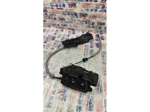 5N1837016C | Ön Sağ Kapı Kilidi | VW Amarok, CC, Passat, Scirocco - Audi A1 - Seat Ibiza VAG