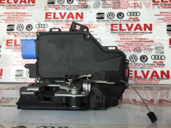 3D2837015K | Ön Sol Kapı Kilidi | VW Jetta, Phaeton - Seat Altea, Toledo VAG