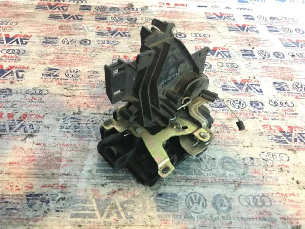 3B1837015 | Sol Ön Kapı Kilidi | VW Caddy, Golf, Polo - Seat Leon VAG