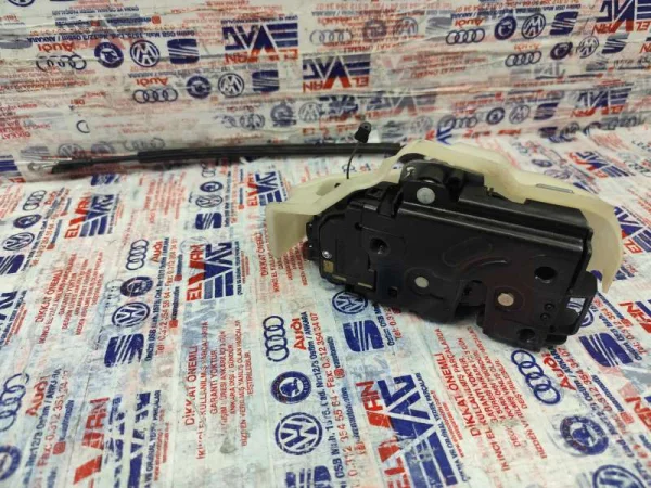 7L0839016D | Arka Sağ Kapı Kilidi | VW Golf, Jetta, Touareg - Seat Altea, Toledo - Skoda Octavia VAG