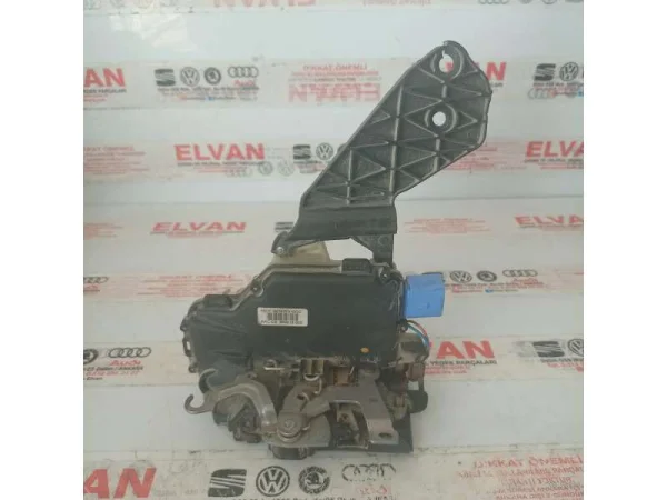 3B1837016CC | Kapı Kilit Mekanizması | VW Polo, Transporter - Seat Ibiza - Skoda Fabia VAG