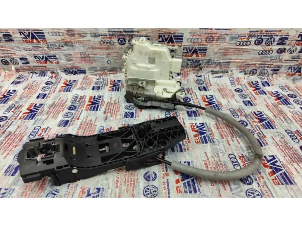8X1837016C | Sağ Ön Kapı Kilidi | Audi A1, A3, A4, RS 3, TT VAG