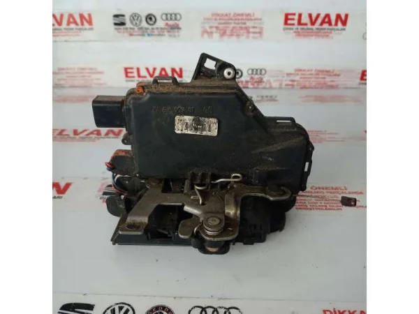 3B4839015M | Sol Arka Kapı Kilidi | VW Bora, Golf, Jetta, Passat - Seat Leon - Skoda Octavia VAG
