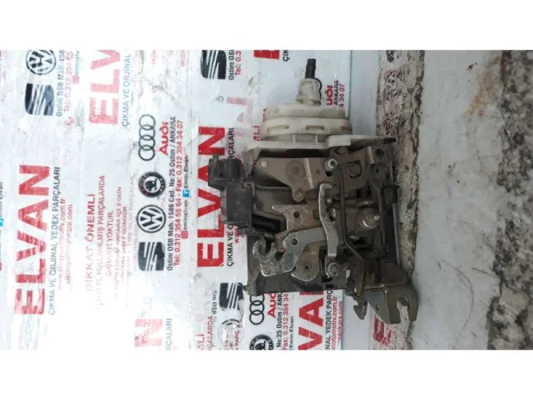 8L1837016B | Audi A3 Sağ Ön Kapı Kilidi VAG