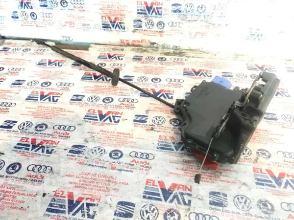 3D1837015AB | Ön Sol Kapı Kilit Mekanizması | VW Caddy, Golf, Phaeton, Touareg, Touran - Skoda Octavia VAG