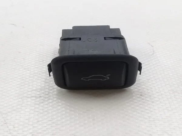 3B0959831A | VW Passat Bagaj Açma Düğmesi VAG