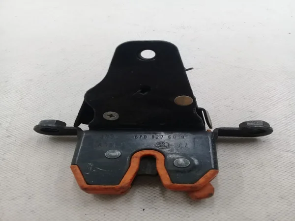 6Y0827501H | Skoda Fabia Arka Bagaj Kilidi VAG