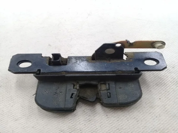 3B9827505C | VW Passat Arka Bagaj Kilidi VAG