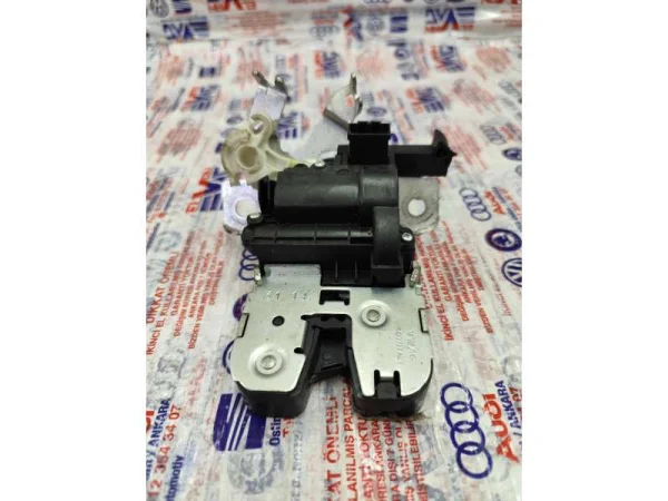 3G0827503 | VW Passat Bagaj Kilidi VAG