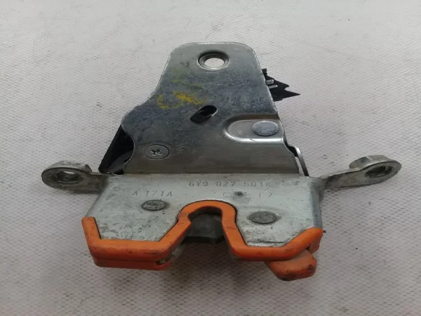 6Y9827501K | Skoda Fabia Arka Bagaj Kilidi VAG