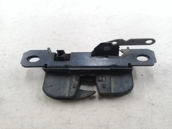 2K0827505F | VW Caddy Arka Bagaj Kapağı Kilidi VAG