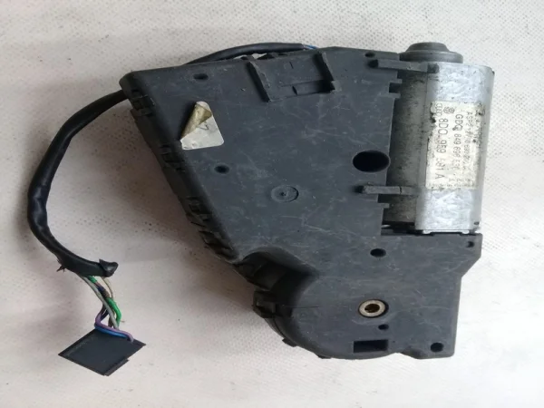 8D0959591A | Sunroof Motor Dişlisi | VW Golf - Audi A4 VAG